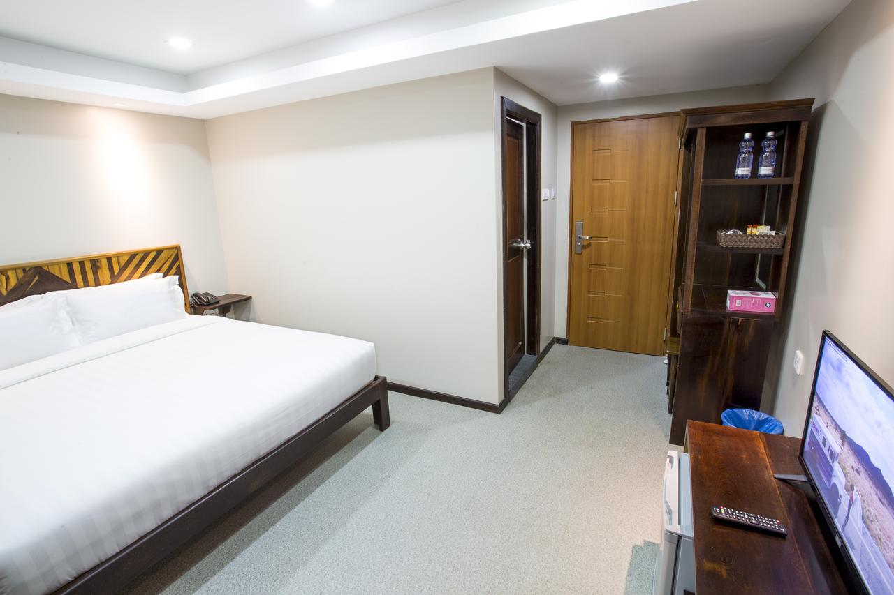 Tristar Hotel Yangon Exterior photo